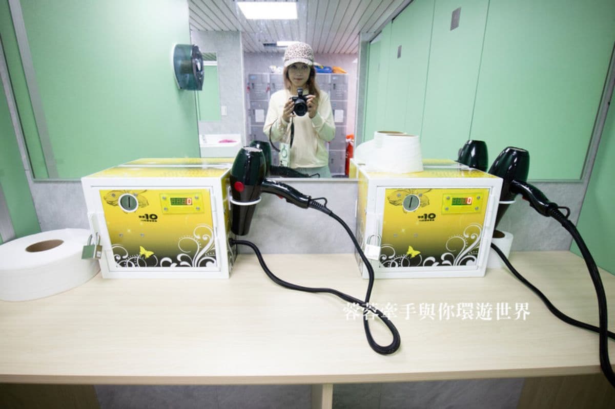 兒童票只要55元!台北超低調高CP值玩水景點,嗨玩水上溜滑梯、氣墊滑水道 兒童票只要55元!台北超低調高CP值玩水景點,嗨玩水上溜滑梯、氣墊滑水道