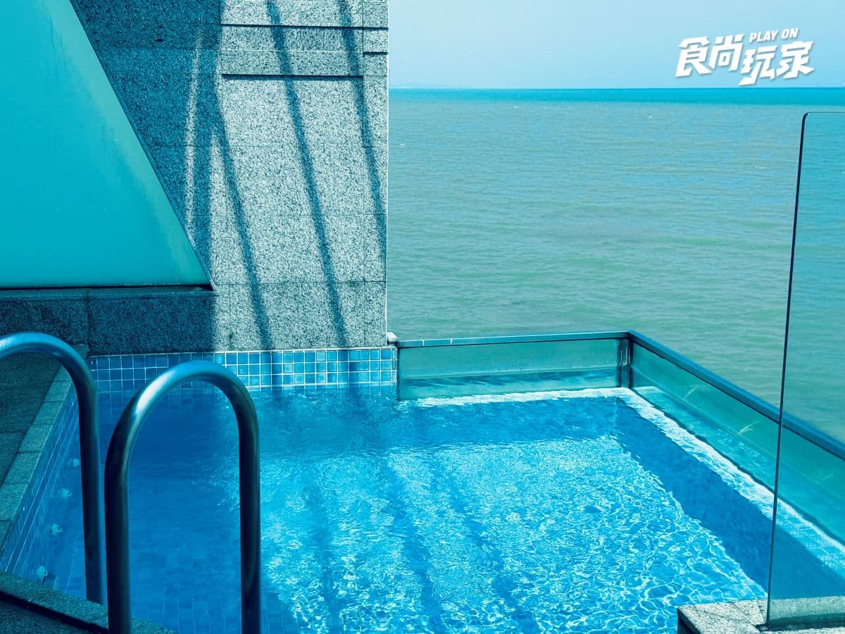周杰倫也住這家!大紅花渡假村開箱:平價享受海上別墅、搭遊艇浪漫看日落 周杰倫也住這家!大紅花渡假村開箱:平價享受海上別墅、搭遊艇浪漫看日落