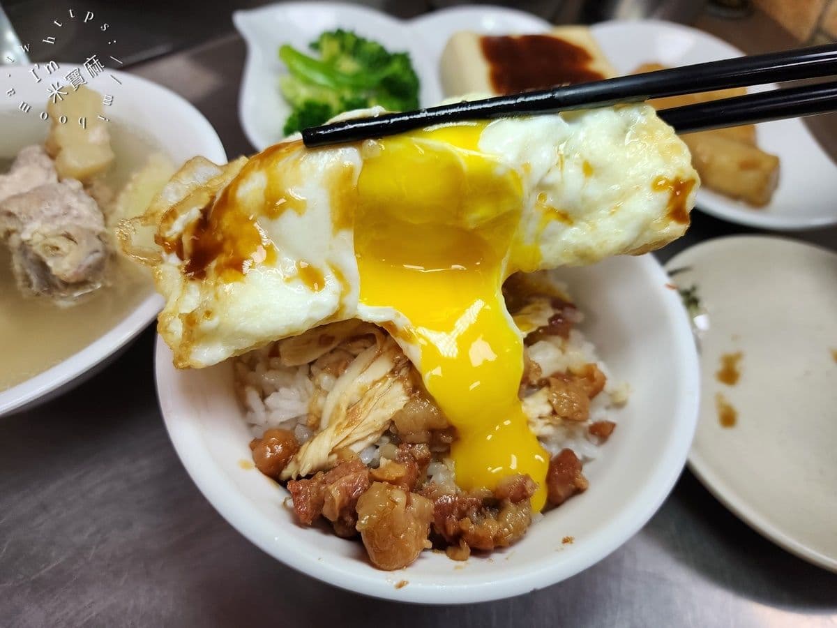 王仁甫一口氣連吃7碗!「台北最強雞肉飯」是這家,半熟蛋尬雞魯飯太欠吃 王仁甫一口氣連吃7碗!「台北最強雞肉飯」是這家,半熟蛋尬雞魯飯太欠吃