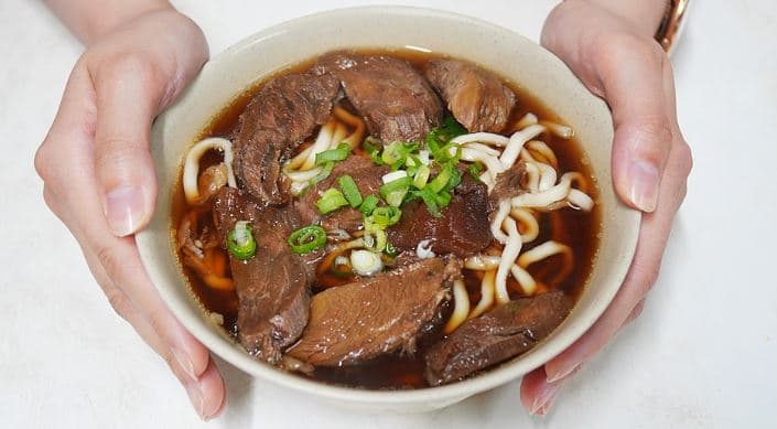 林東芳、建宏牛肉麵都輸!網友推薦台北牛肉麵Top10,冠軍肉質軟嫩、免費續湯 林東芳、建宏牛肉麵都輸!網友推薦台北牛肉麵Top10,冠軍肉質軟嫩、免費續湯