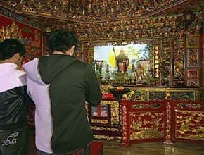 鹿港溪湖求姻緣吃不停
