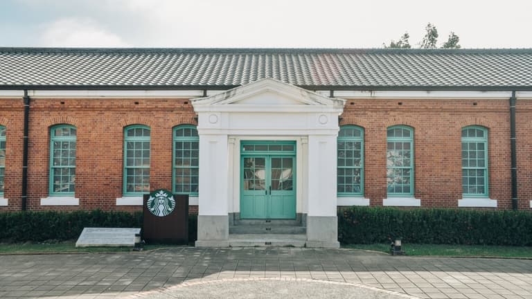 連假拍起來!全台最新6大絕美星巴克:南部舊建築、原住民主題、浪漫竹林風 | 食尚玩家