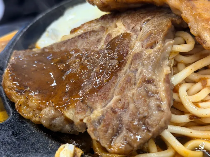 板橋最新牛排館！210元排餐＋自助吧吃到飽、免費送酥皮濃湯，必吃菜色推薦