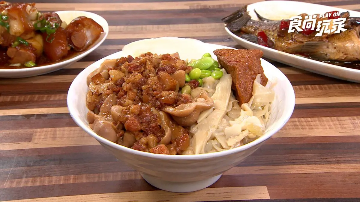 三重排隊「知高飯」滷香四溢！肥嫩腿庫入口即化超欠吃，必嘗鹹香大腸蓋飯