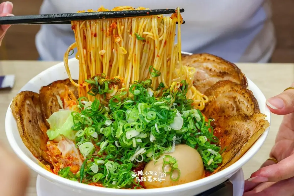 230元起吃到飽！高CP值「豚骨拉麵」免費續麵、加飯，內用飲料汽水喝到飽