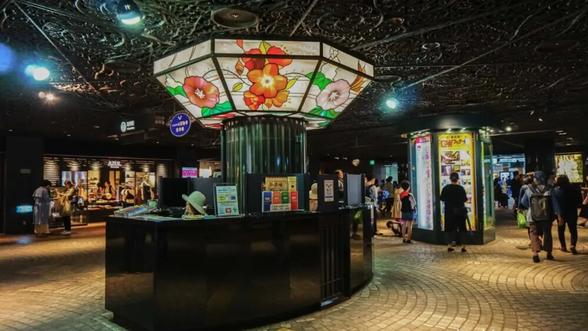 福岡必逛「歐風」天神地下街！150間店串聯百貨，再吃牛腸鍋、生馬肉、活烏賊