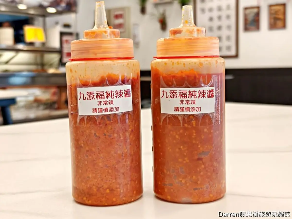 開店２年半獲必比登肯定！新竹城隍廟「人氣牛肉麵」濃郁入味，必夾靈魂滷味