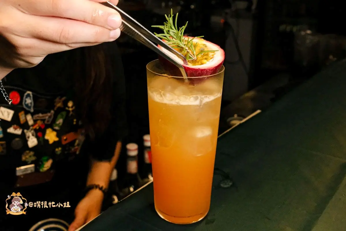 拍立得、仙女棒任你玩！桃園最好玩「泰式餐酒館」，祕境感就像秒飛海島度假
