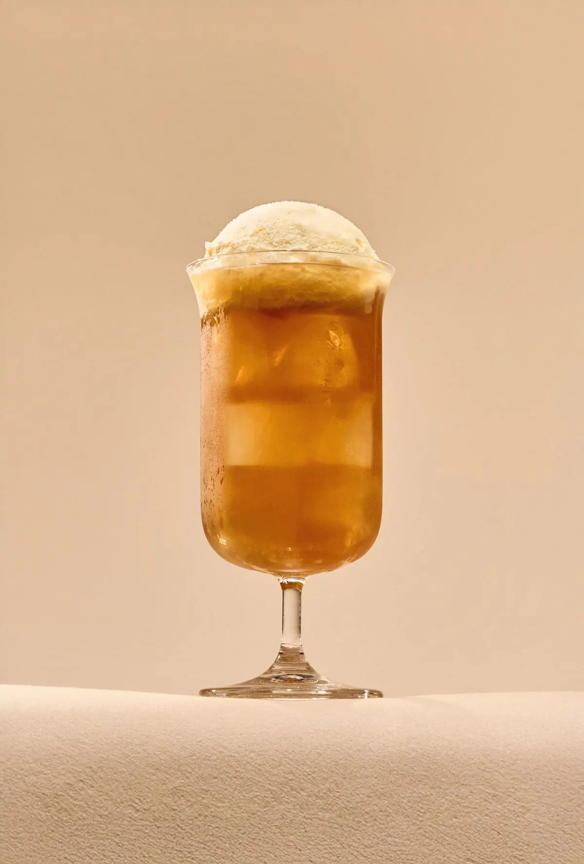 10月壽星免費喝！「鬍子茶」杜拜巧克力變手搖飲，新品第２杯10元