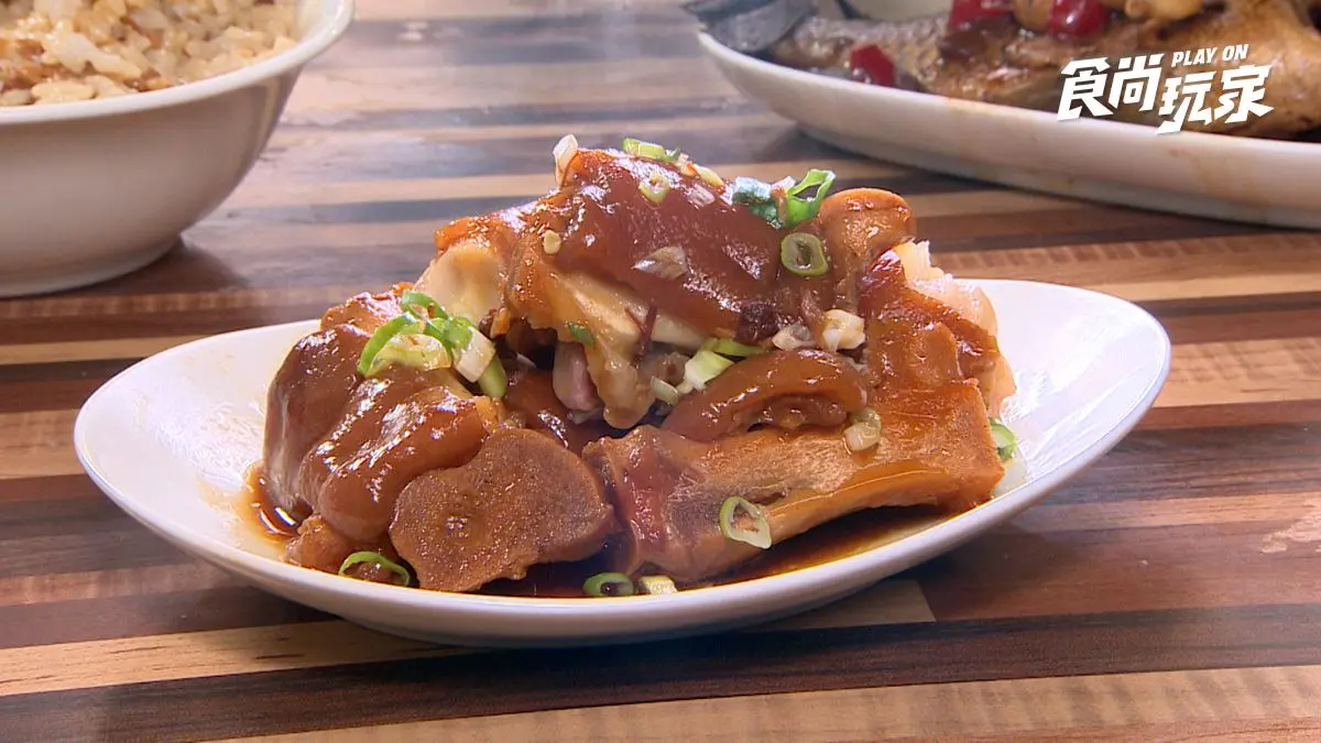 三重排隊「知高飯」滷香四溢！肥嫩腿庫入口即化超欠吃，必嘗鹹香大腸蓋飯