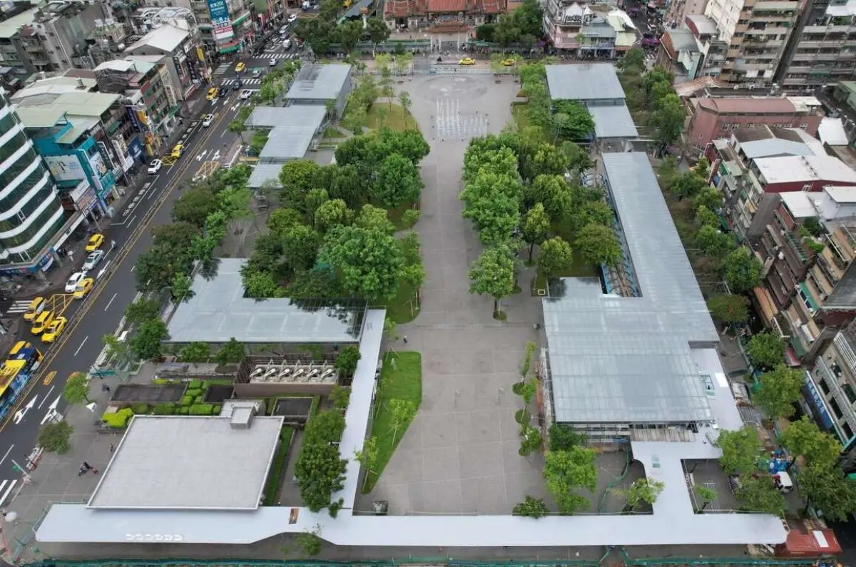 「艋舺公園」這天重新啟用！美拍龍山寺鏡面倒影，開幕週週送商圈券、夜市券