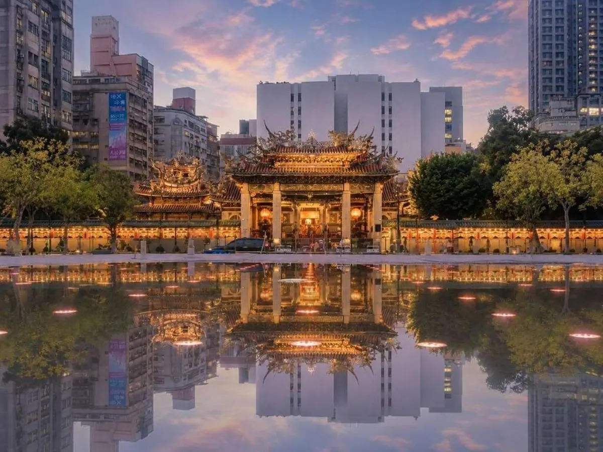 「艋舺公園」這天重新啟用！美拍龍山寺鏡面倒影，開幕週週送商圈券、夜市券