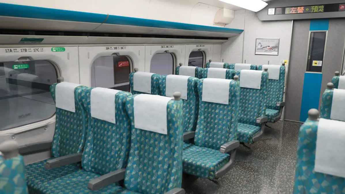 高鐵６大優惠福利！免費接駁公車、１條件票價５折，這車廂點心咖啡不用錢