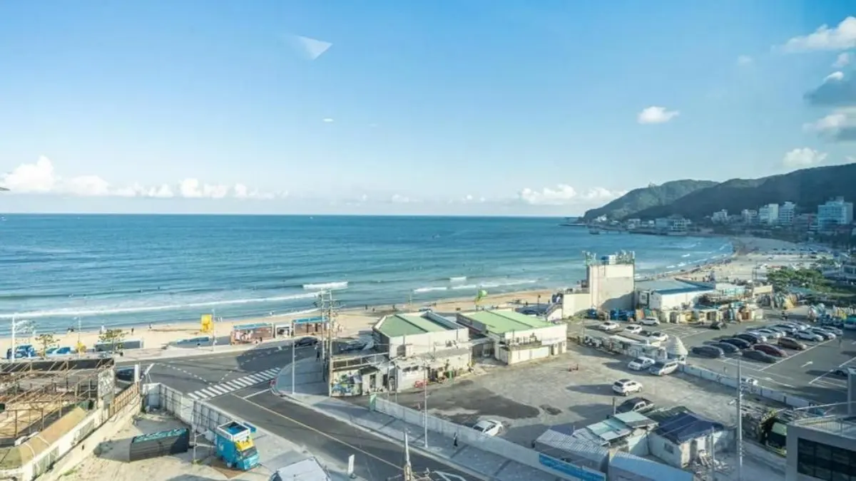 釜山海景飯店Top 12！泡湯看海、頂樓無邊際泳池，獨旅友善一人入住千元海景房