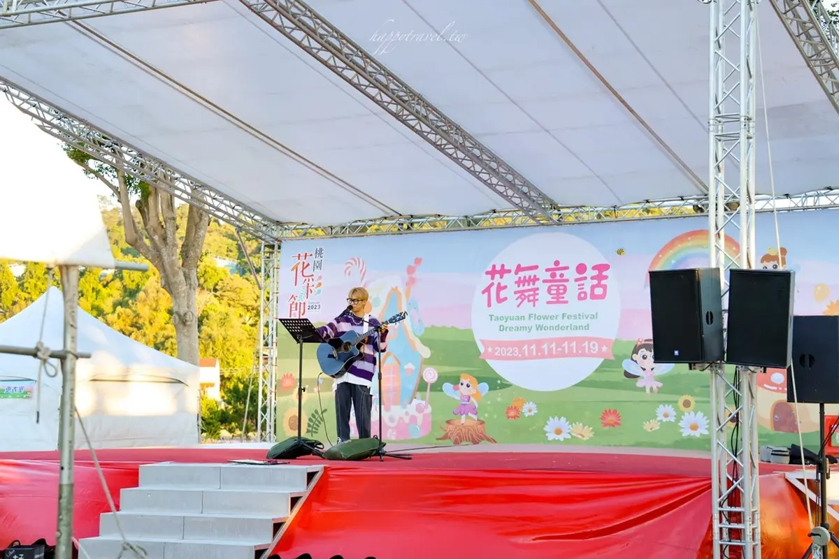 「2026桃園花彩節」這天回歸！夢幻彩色花海免費拍，李翊君、芒果醬接力開唱