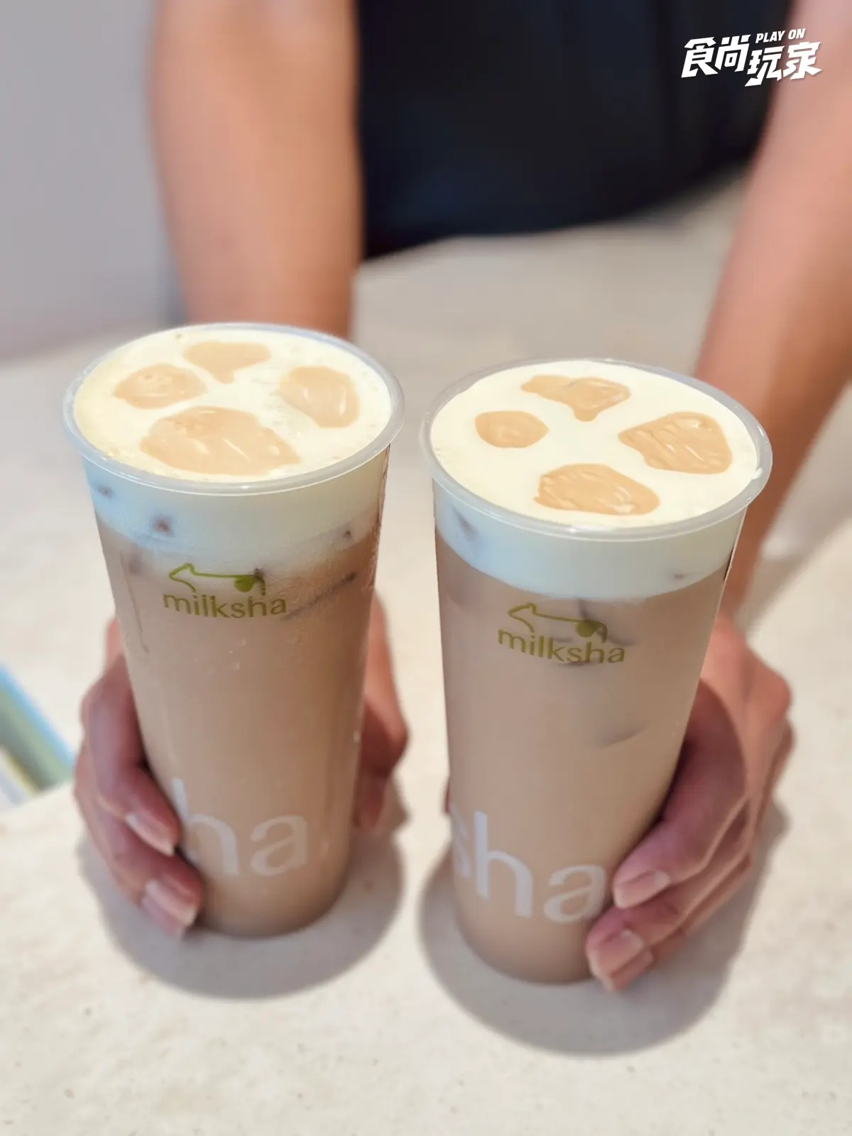 「全台最大迷客夏」開在這!10坪新門市亮相,「娜杯糖燻奶霜」乳牛斑點萌翻 「全台最大迷客夏」開在這!10坪新門市亮相,「娜杯糖燻奶霜」乳牛斑點萌翻