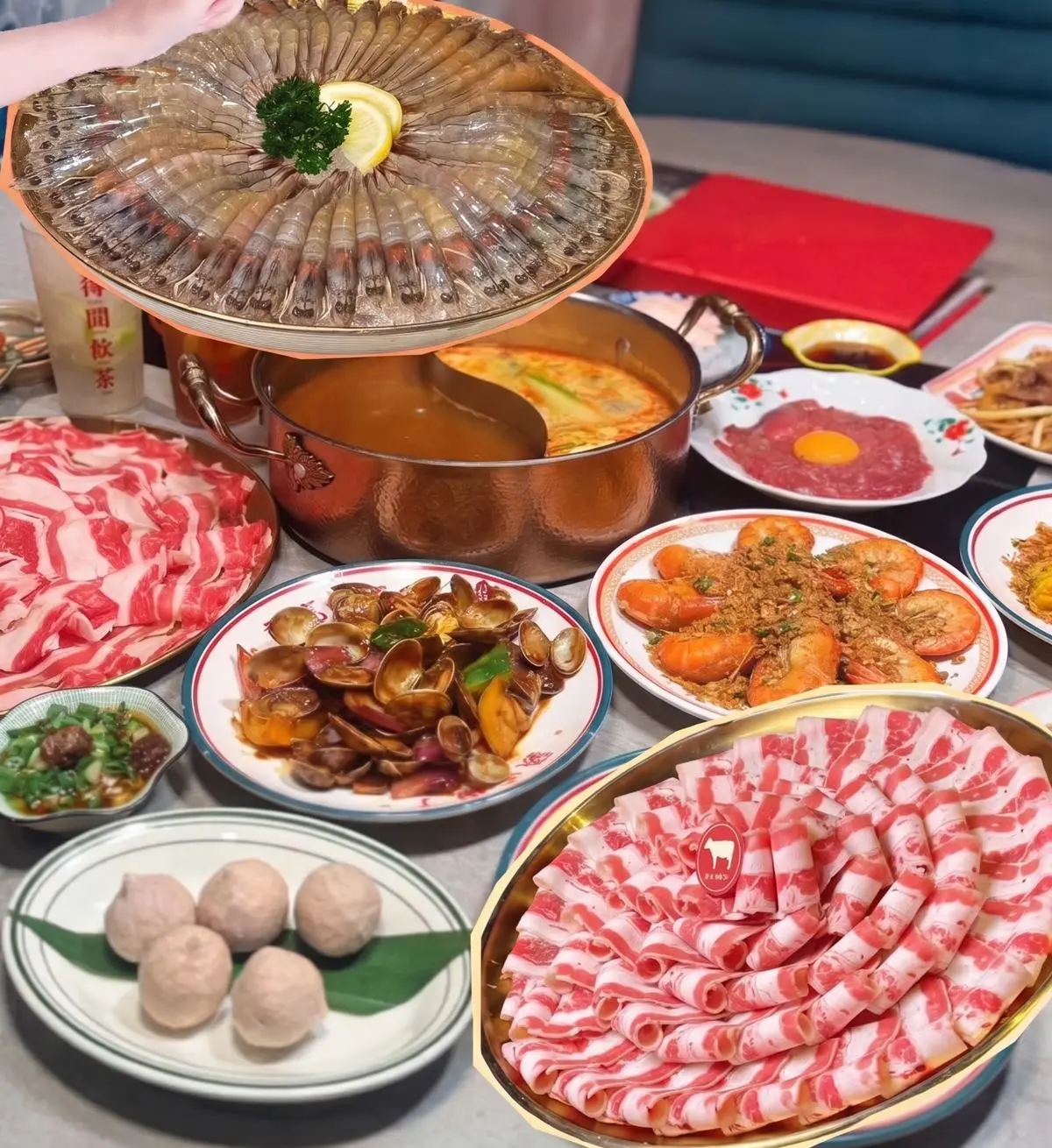 對身分證免費送「巨無霸肉盤」!爽嗑50隻大蝦、肥美蛤蠣,必點港式沙嗲鍋 對身分證免費送「巨無霸肉盤」!爽嗑50隻大蝦、肥美蛤蠣,必點港式沙嗲鍋