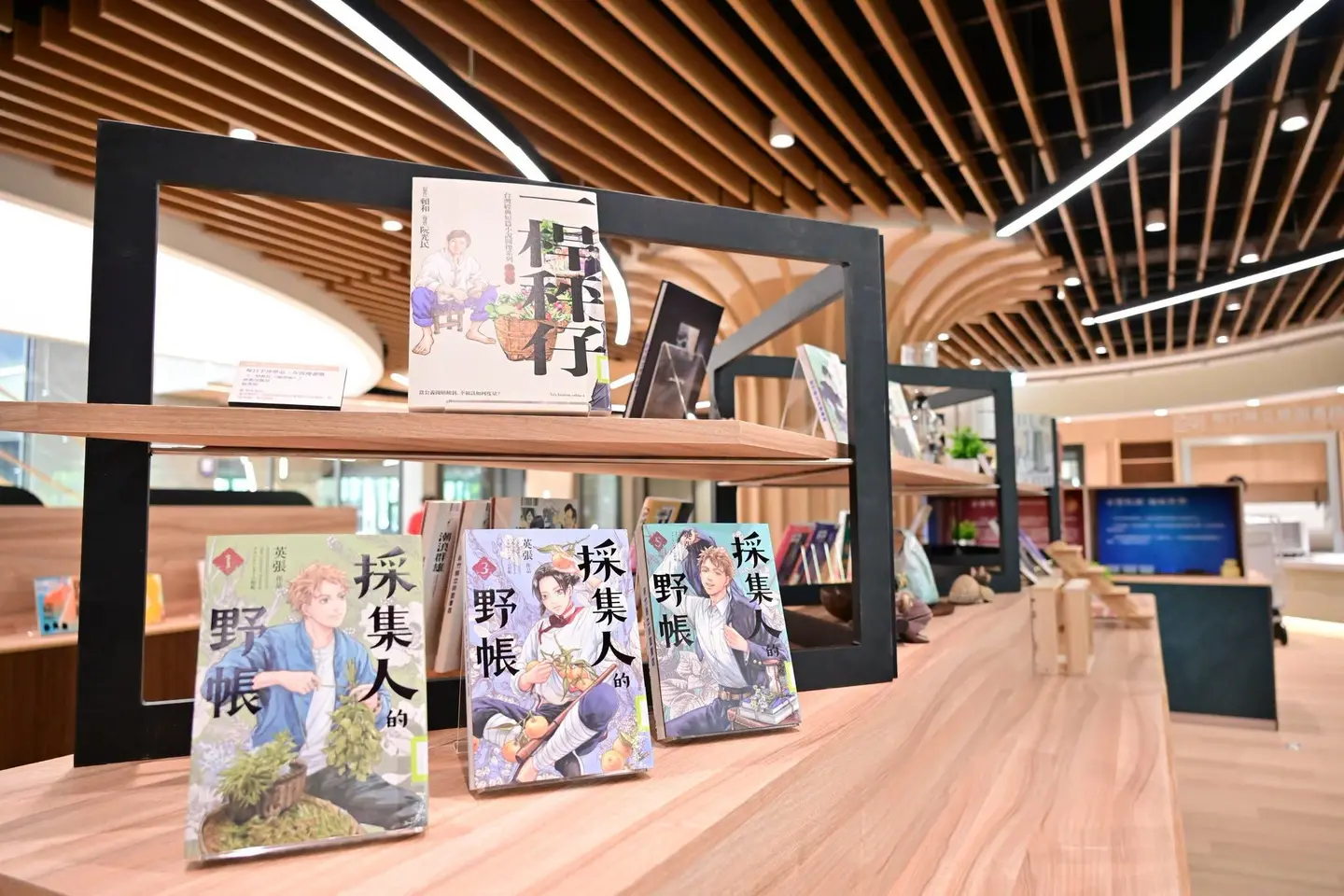 「新竹縣立總圖書館」10/29試營運!公園綠地景觀圍繞,設有電競室、手作教室 「新竹縣立總圖書館」10/29試營運!公園綠地景觀圍繞,設有電競室、手作教室