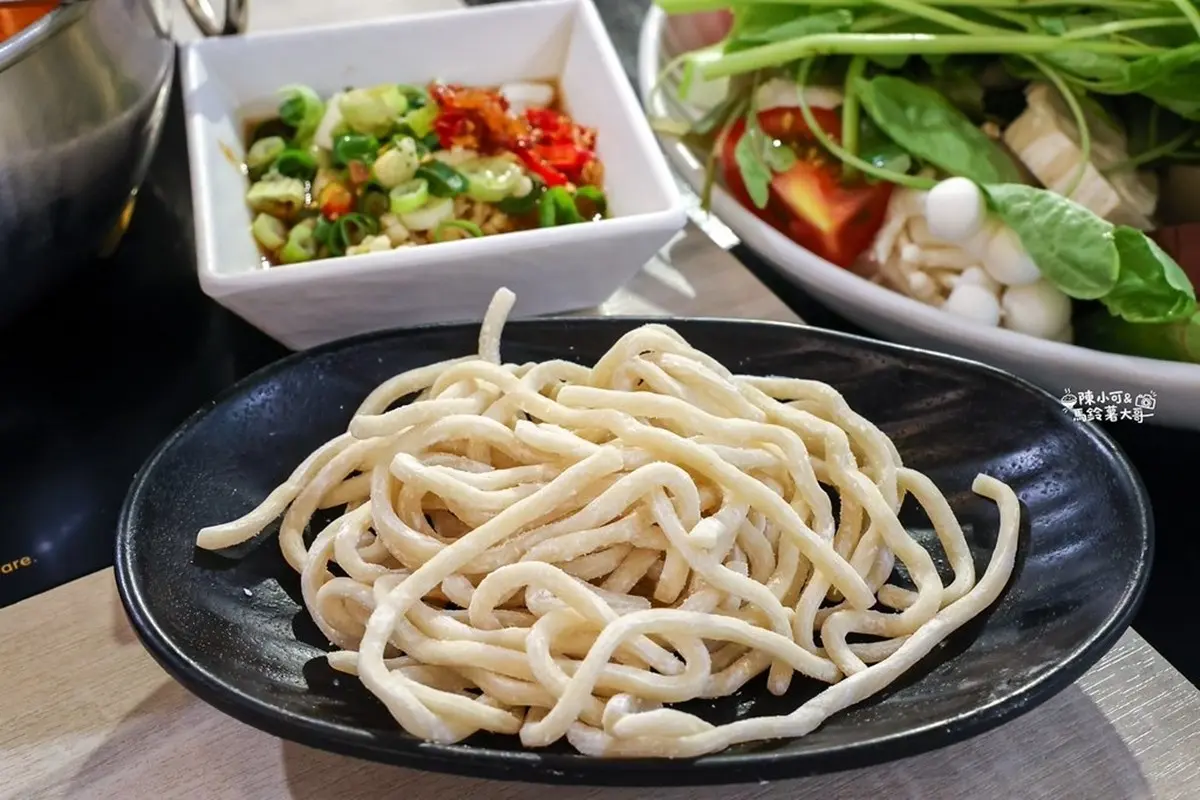 台北超佛「涮涮鍋吃到飽」350元起!30款蔬食、水果甜點任夾,還有膠囊咖啡 台北超佛「涮涮鍋吃到飽」350元起!30款蔬食、水果甜點任夾,還有膠囊咖啡