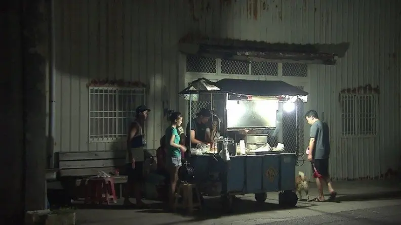 澎湖暗巷深夜燒烤，摸黑也要吃秒殺料理