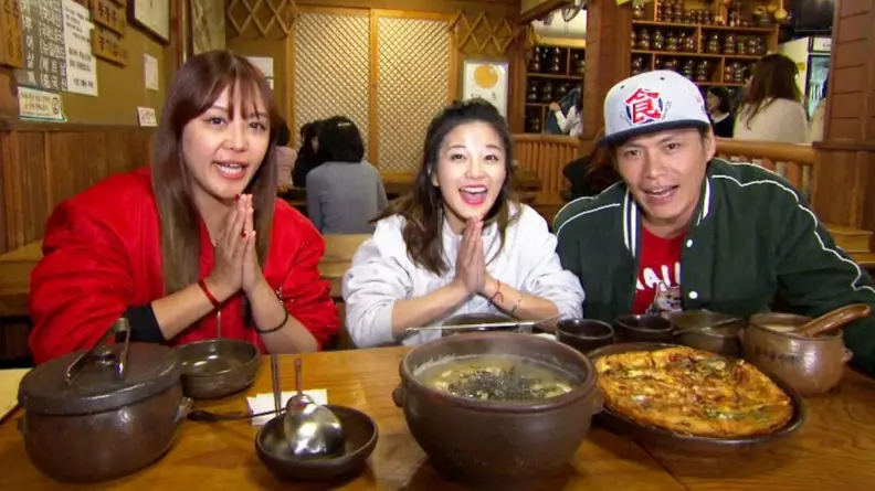 巷仔內藏美味！木造韓屋吃熱呼呼麵疙瘩