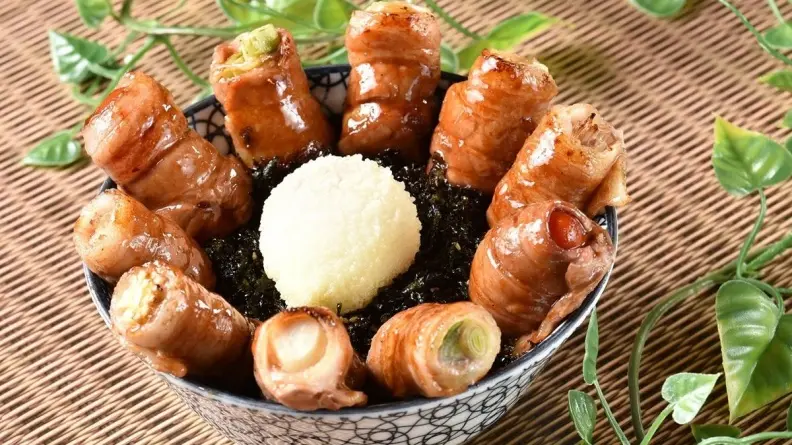 賞不到花太揪心？超滿足「肉花丼」爽快吃才過癮 