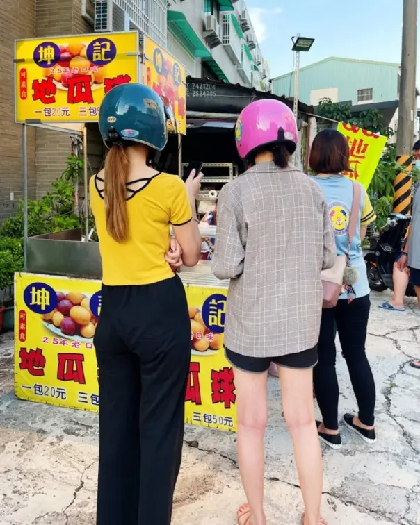 下午茶小確幸！北中南８家唰嘴地瓜球：巨無霸「浩克蛋」、１粒１元QQ蛋、竹炭黑心球