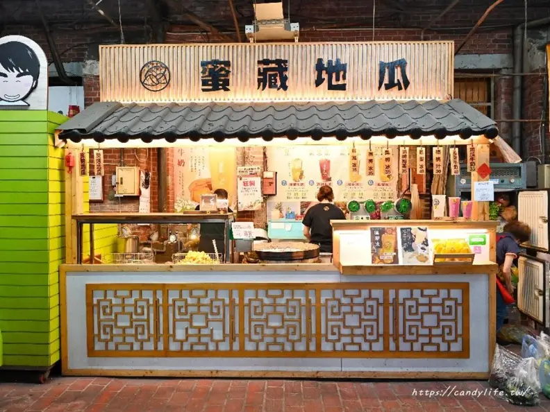 出爐就秒殺！第二市場「蜜糖地瓜」不預訂吃不到，麥芽糖外皮＋花生粉超唰嘴