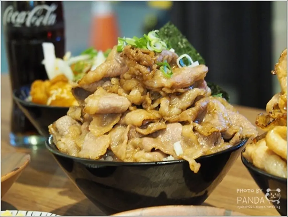 老闆不計成本啦！６家好評爆量系美食：紅蟳痛風粥、101海鮮塔、鮭魚卵瀑布