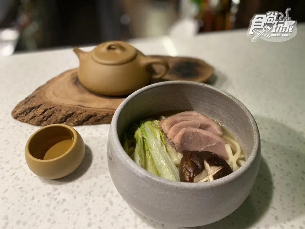 【新開店】綠色植栽風餐酒館!超濃郁明太子披薩、牛小排,搭普洱茶調酒絕配 【新開店】綠色植栽風餐酒館!超濃郁明太子披薩、牛小排,搭普洱茶調酒絕配