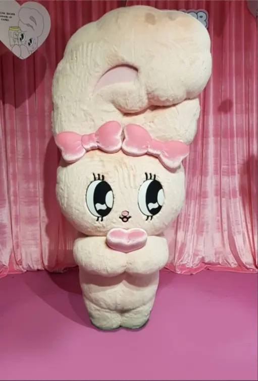 韓國最粉嫩兔兔登台!「Esther Bunny艾絲樂小兔限定店」1.8公尺巨型公仔先打卡 韓國最粉嫩兔兔登台!「Esther Bunny艾絲樂小兔限定店」1.8公尺巨型公仔先打卡