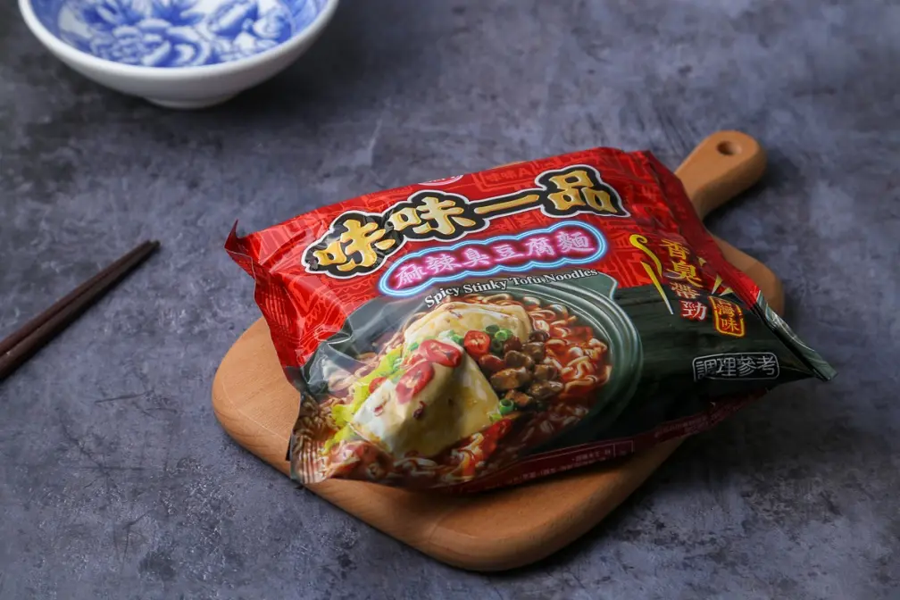 追劇必吃10大泡麵出爐！「來一客」小巧實料排第二，這款炒麵CP值超高奪冠