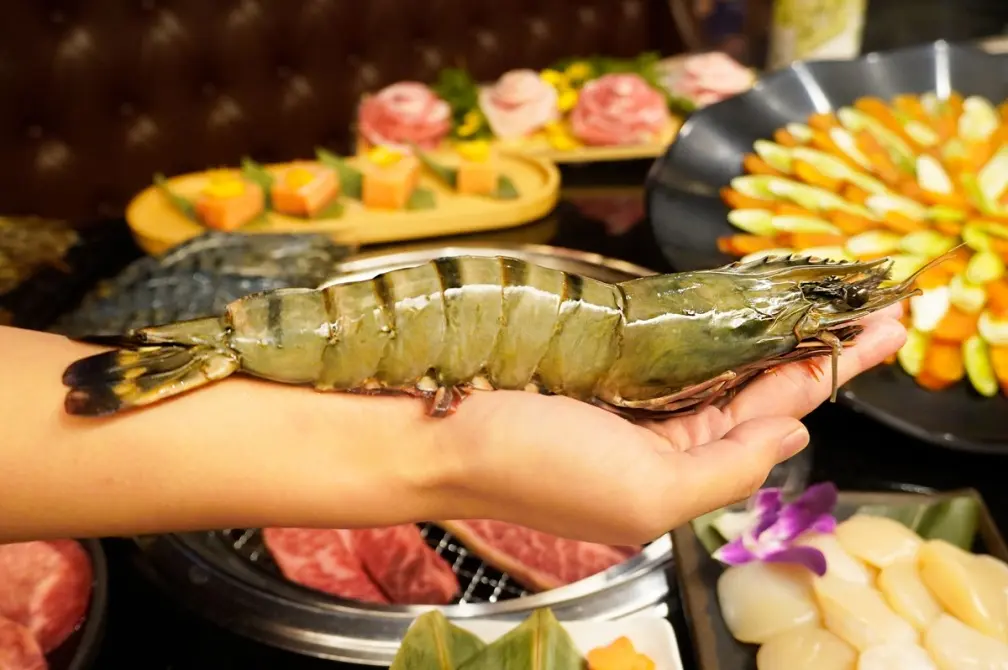 巨大虎蝦、九孔鮑、和牛吃到飽！馬辣９品牌優惠，水瓶、雙魚座先訂位
