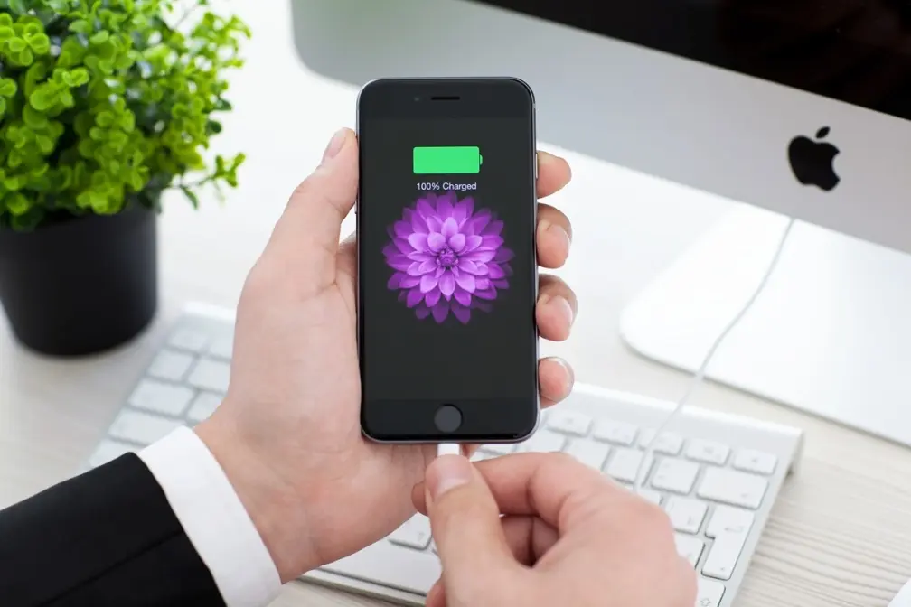 果粉換電池動作快!3/1起iPhone維修費漲800元,僅這機型維持原價 果粉換電池動作快!3/1起iPhone維修費漲800元,僅這機型維持原價
