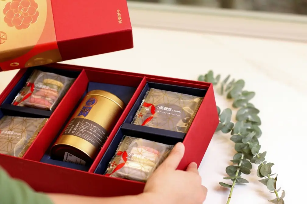 英國最美巧克力粉鐵罐！2023十大新年飲品禮盒包：星巴克、春水堂、十間茶屋