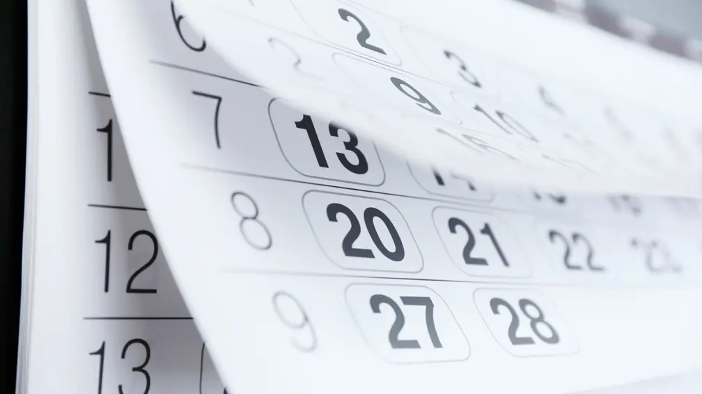 上班族崩潰！２月補班２天不是最慘，「這個月」才是今年最累大魔王