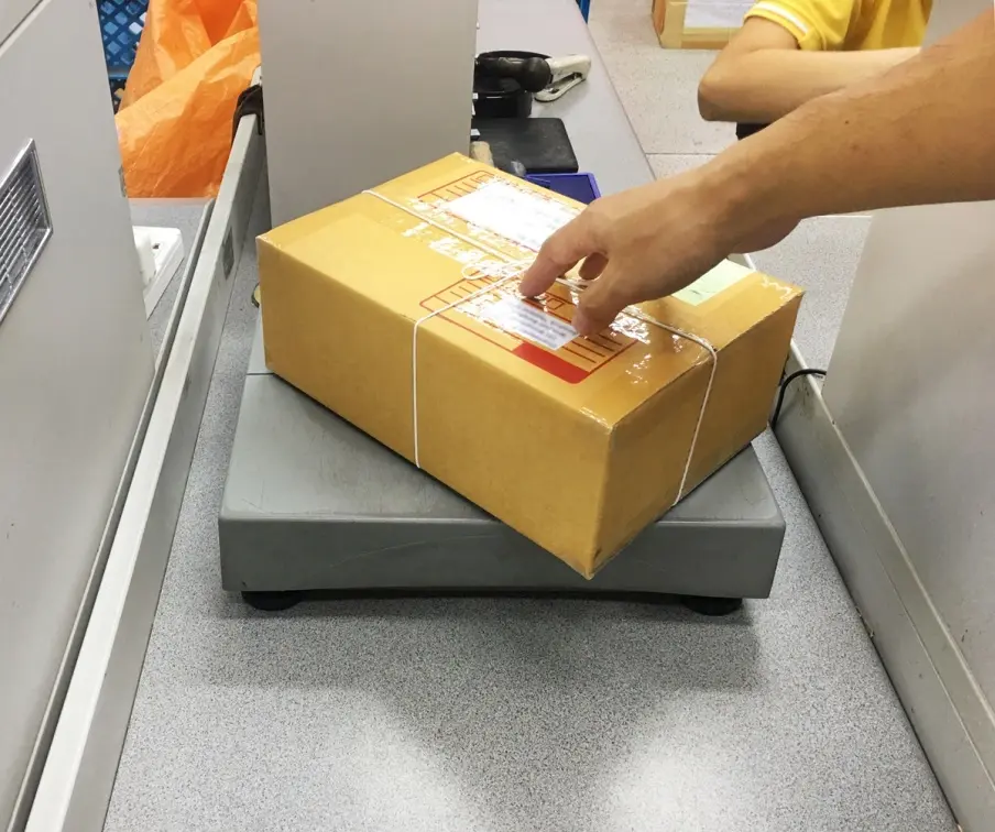 郵局寄包裹請注意！裡面放「這個」要加收錢，網友震驚：長知識了
