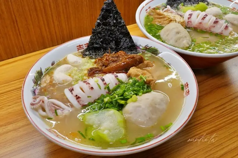 免衝花蓮!排隊超夯「雞湯小卷米粉」台中就能吃,整隻小卷霸氣上桌更澎派 免衝花蓮!排隊超夯「雞湯小卷米粉」台中就能吃,整隻小卷霸氣上桌更澎派