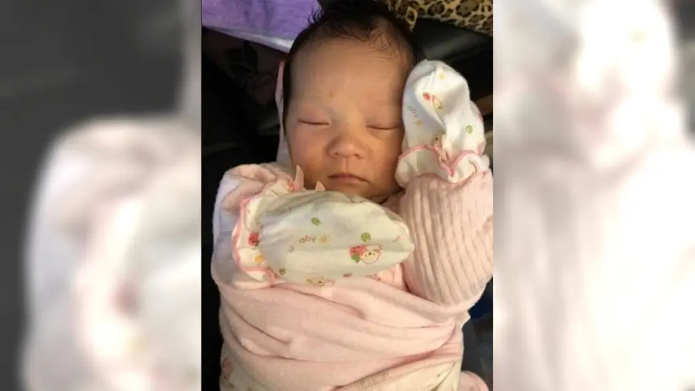 判若兩人！萌嬰托阿嬤養１個月對比照曝光，全網笑跪：嬤之魔手