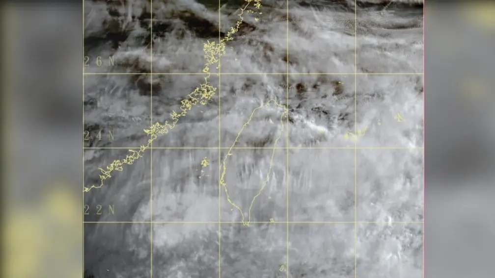 氣象圖顯示全台被雲覆蓋！本週２地區短暫陣雨，週四另一鋒面再下雷陣雨