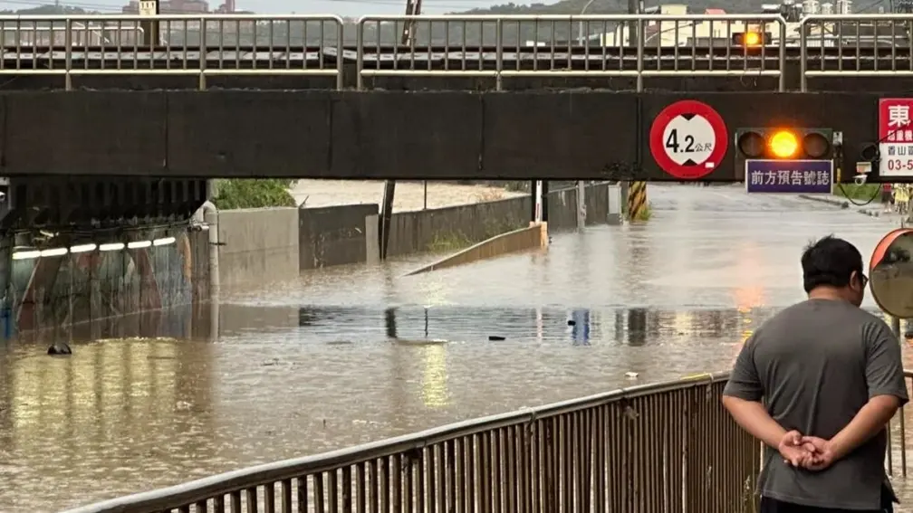 颱風「瑪娃」最快明晚生成!專家曝對台影響,雷雨胞不斷生成集中在桃、竹 颱風「瑪娃」最快明晚生成!專家曝對台影響,雷雨胞不斷生成集中在桃、竹