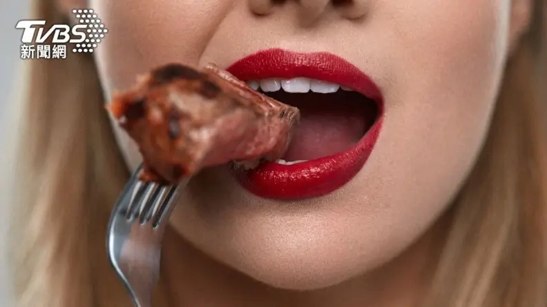 愛吃肉容易被蚊子叮？專家打臉「沒科學根據」，加碼２妙招防蚊