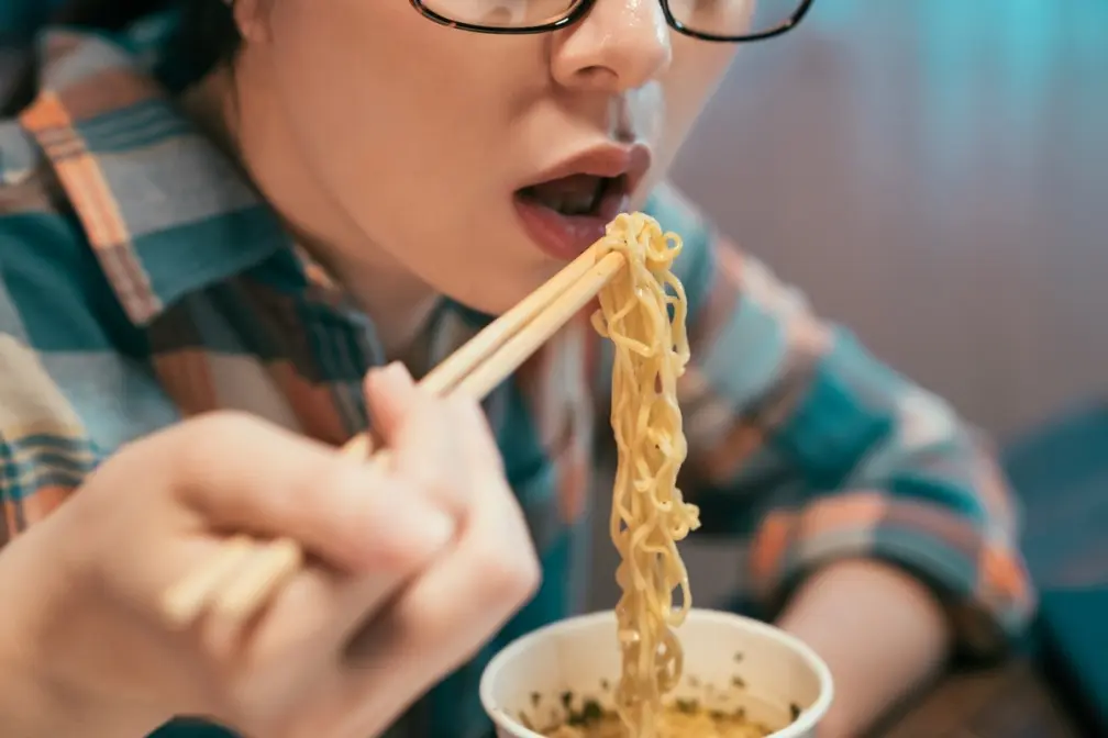 最懷念哪款絕版泡麵?網友點名「它」:熱量僅157卡、口味多元,是宵夜首選 最懷念哪款絕版泡麵?網友點名「它」:熱量僅157卡、口味多元,是宵夜首選