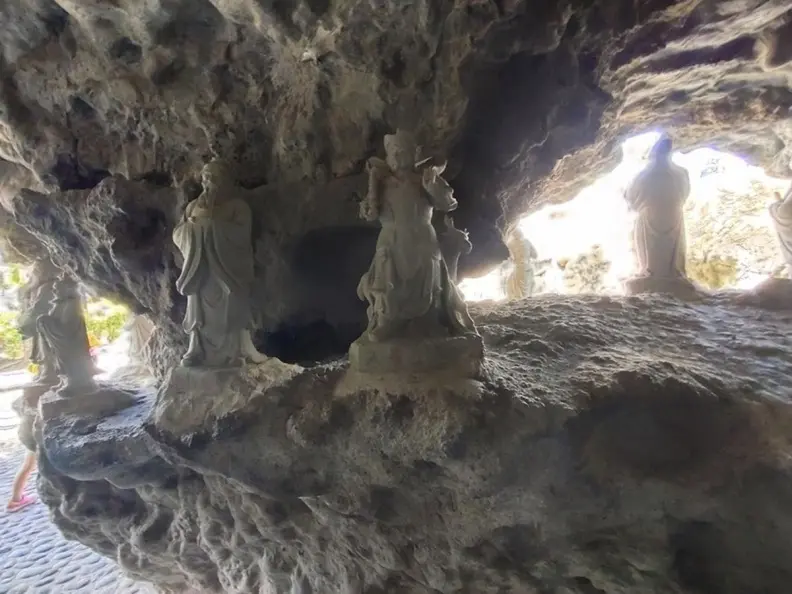 全台最大「寺廟主題公園」在這！破6000坪宛如大型迷宮，免費美拍彩虹彎橋