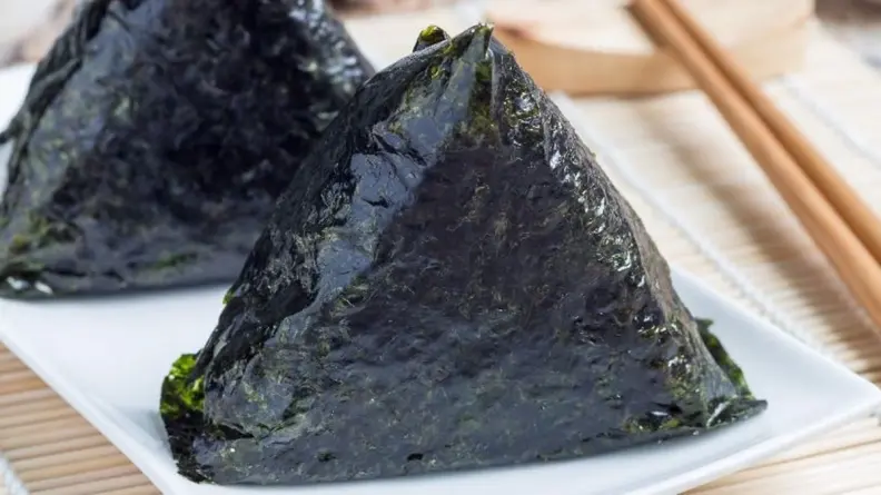 加熱吃容易變胖？他買超商飯糰要微波遭同事阻止，內行網友揭驚人真相