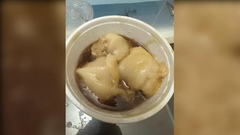 男友買肉圓沒加1物她秒崩潰!PO文抱怨「這碗肉圓死了」掀兩派網友論戰 男友買肉圓沒加1物她秒崩潰!PO文抱怨「這碗肉圓死了」掀兩派網友論戰