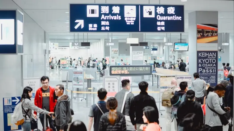 背包裝１物遭日本海關沒收丟棄！他疑惑為何台灣出境沒事，網友曝關鍵原因