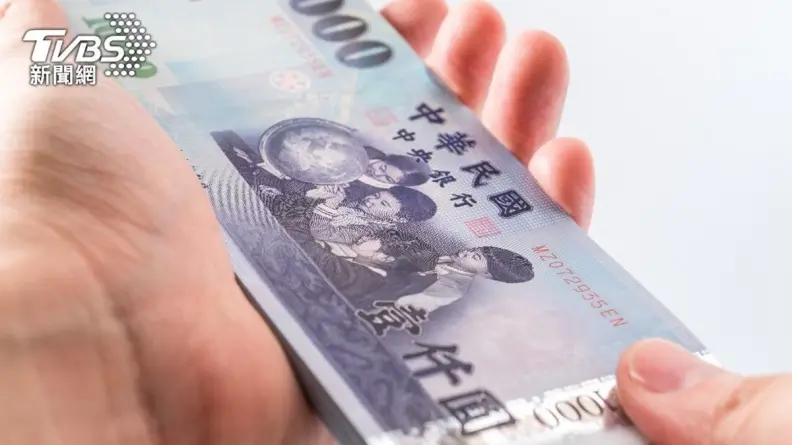 基本工資連8漲有感?網友批:只對「這群人」有好處,上班族生活更苦了 基本工資連8漲有感?網友批:只對「這群人」有好處,上班族生活更苦了