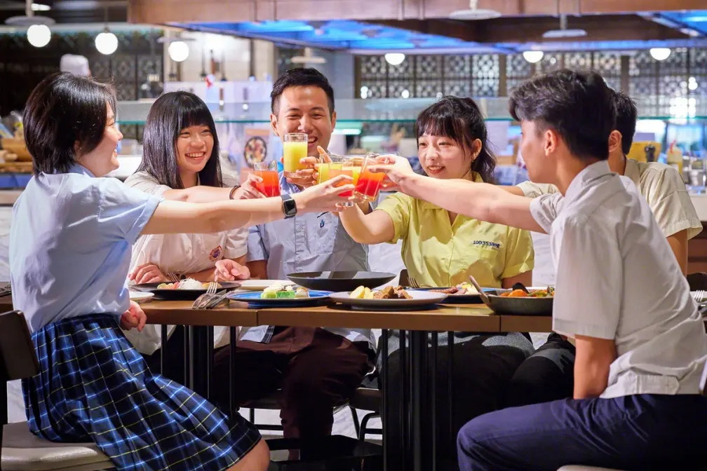 Buffet激省近500元！日系飯店「穿制服」打卡享優惠，爽嗑多款異國料理
