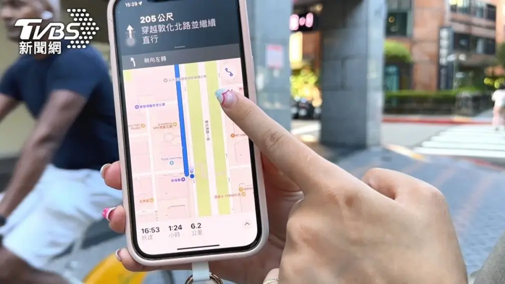 果粉等3年終於有了!Apple地圖360度環視功能上線,偵測測速勝Google 果粉等3年終於有了!Apple地圖360度環視功能上線,偵測測速勝Google